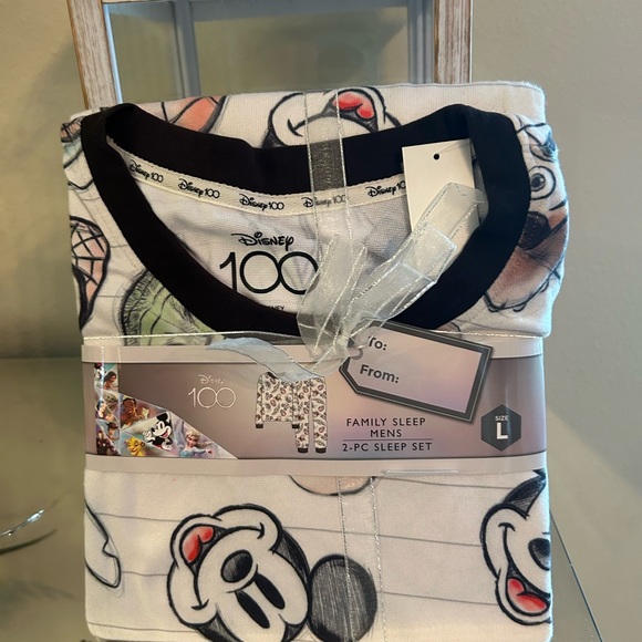 Disney 100 Men’s pajama set - Picture 3 of 4